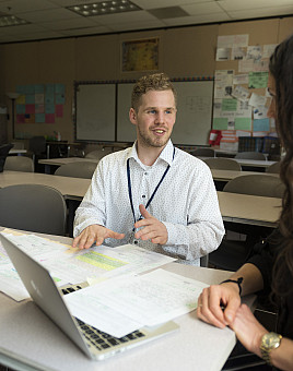 Students participate in applied learning at L&C.