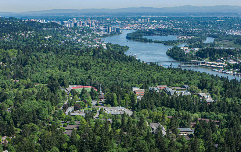 Downtown Portland is just 7 miles from the Graduate School campus.